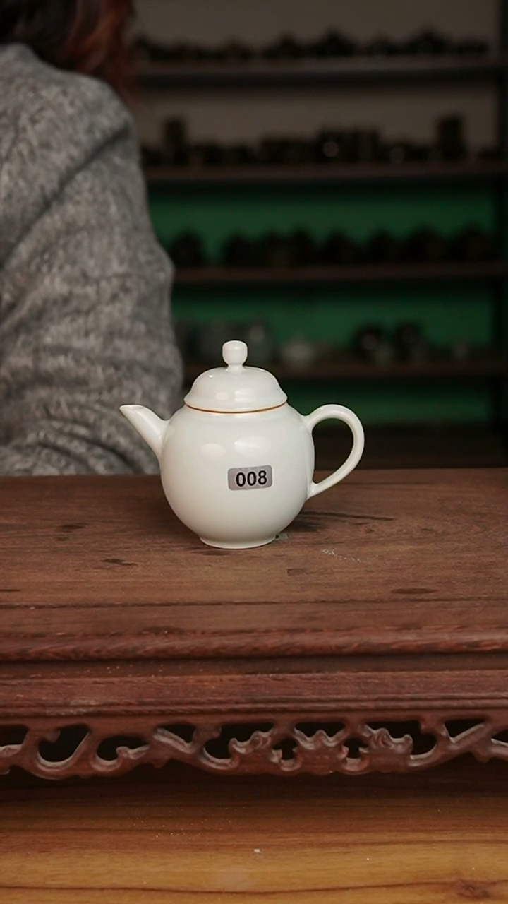 杯008号月白釉君子壶微微不完美裸发