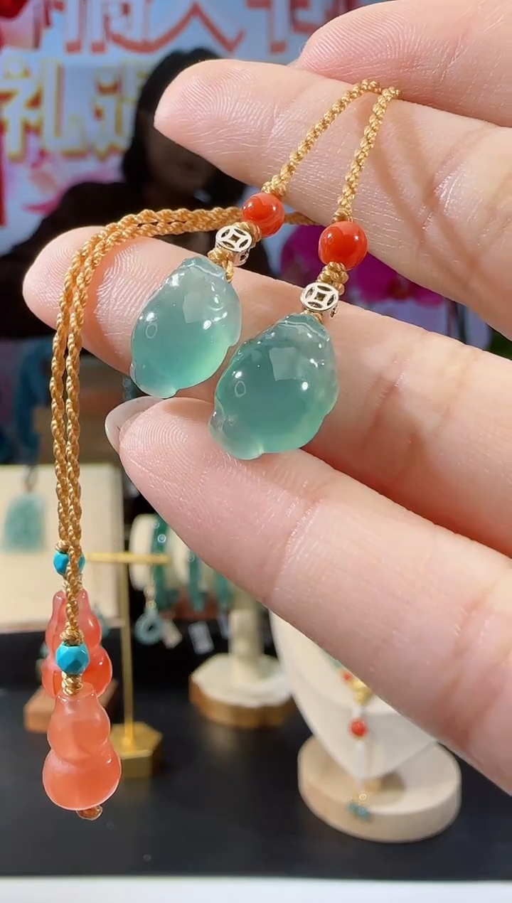 【闪购商品】翡翠吊坠(不含链)未镶嵌三足蟾多样性发一