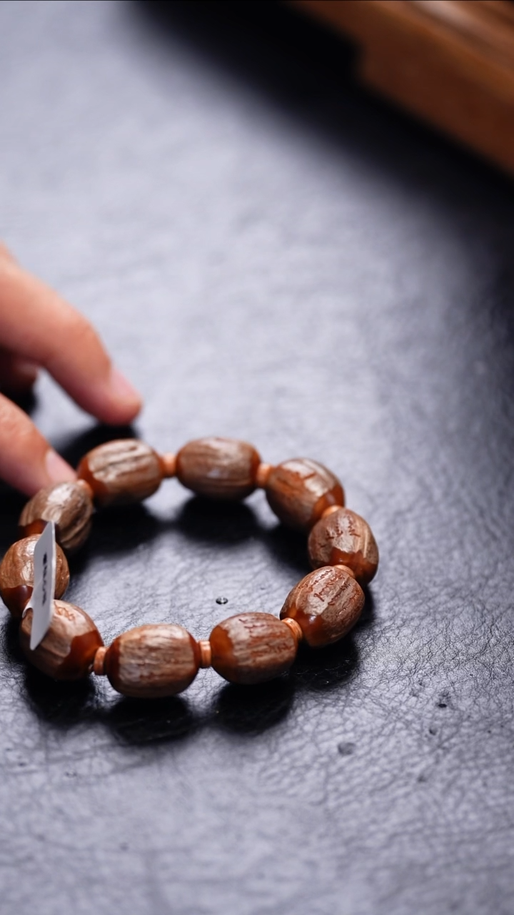 【闪购商品】橄榄核吊坠更厉害