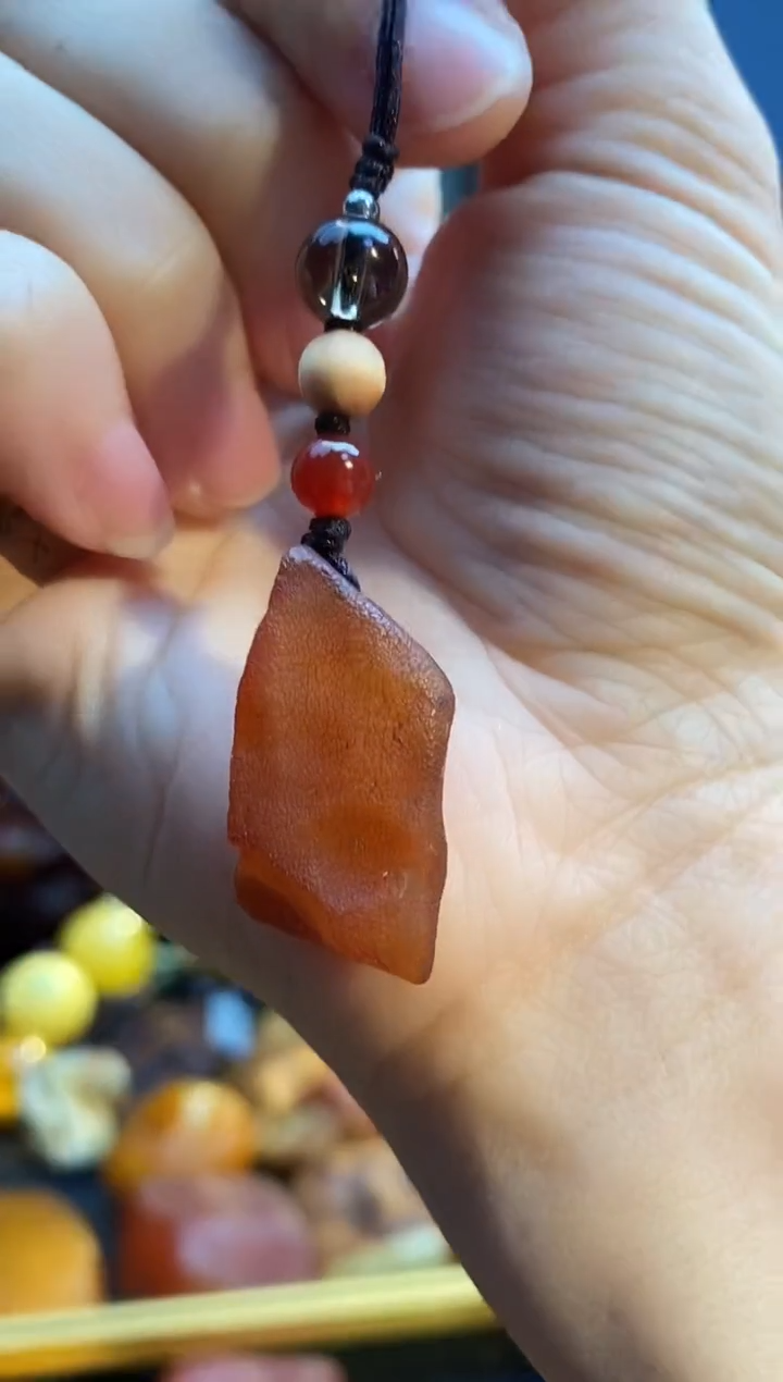 琥珀颈饰未镶嵌挂件