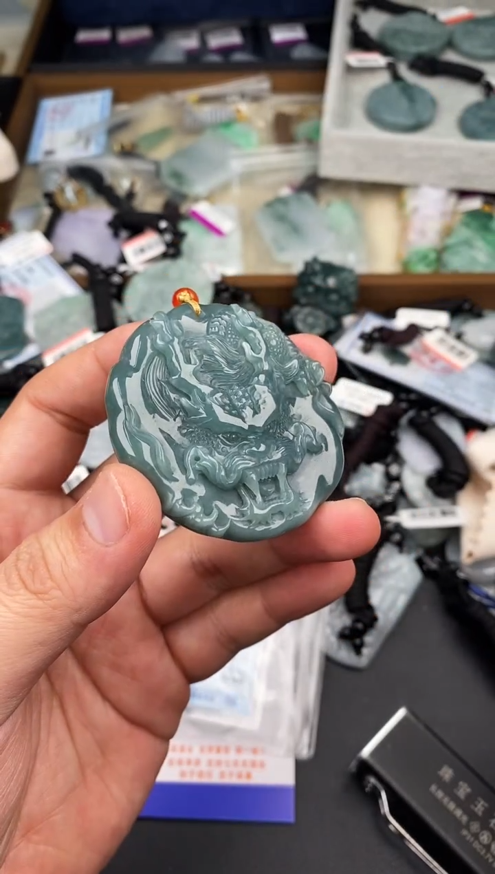 【闪购商品】翡翠颈饰未镶嵌  天然翡翠，一物一图
