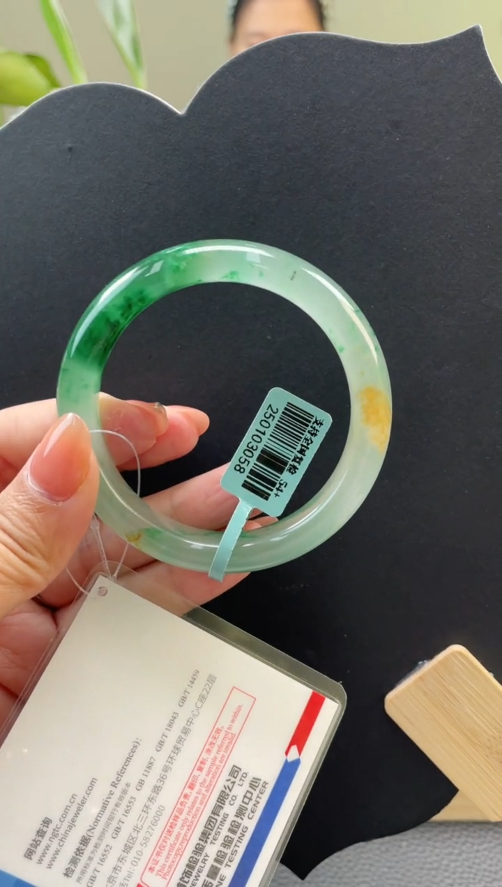 【闪购商品】石英质玉手镯未镶嵌口径54