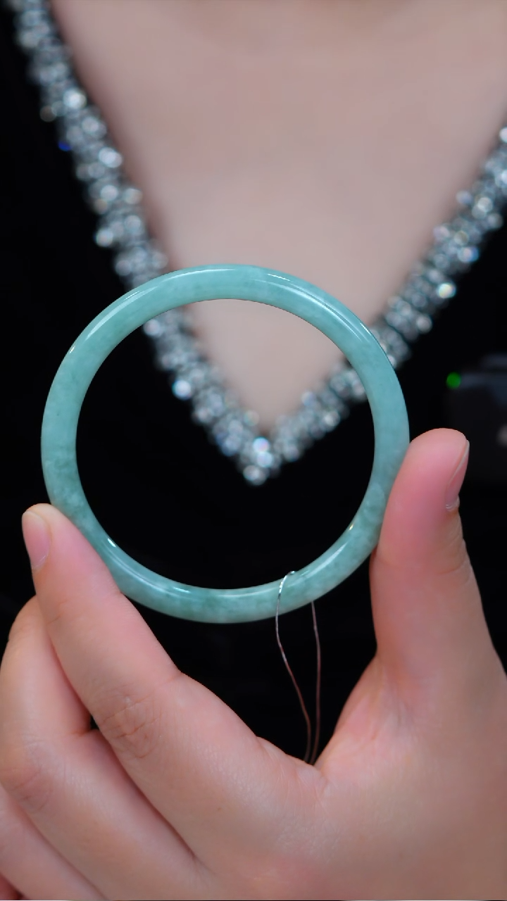 翡翠未镶嵌手镯（圆镯）玉镯