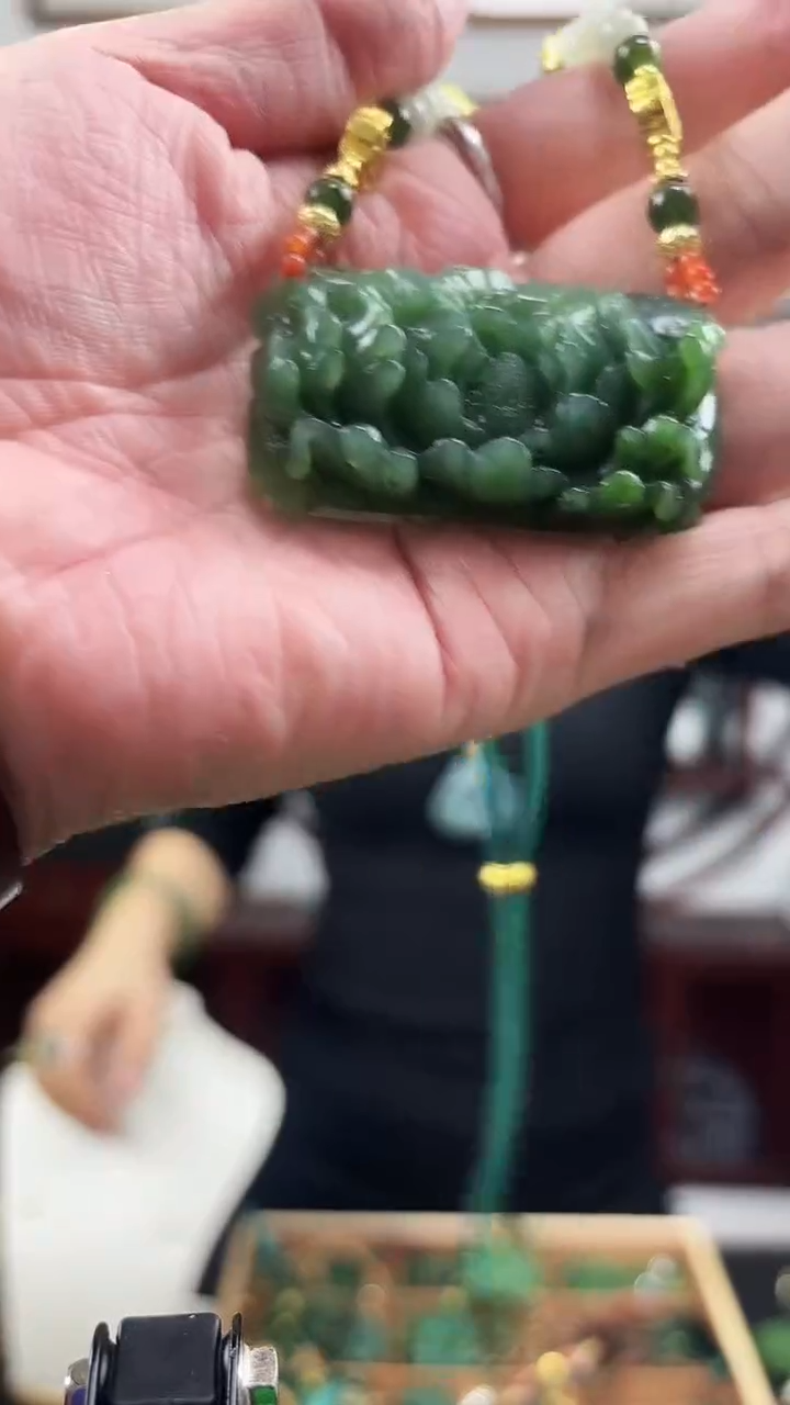 颈饰未镶嵌和田玉花牌