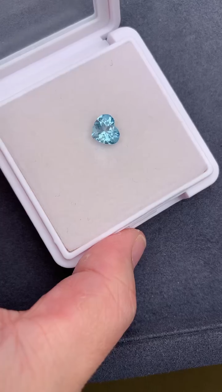 【闪购商品】海蓝宝石裸石未镶嵌1.8ct海蓝宝