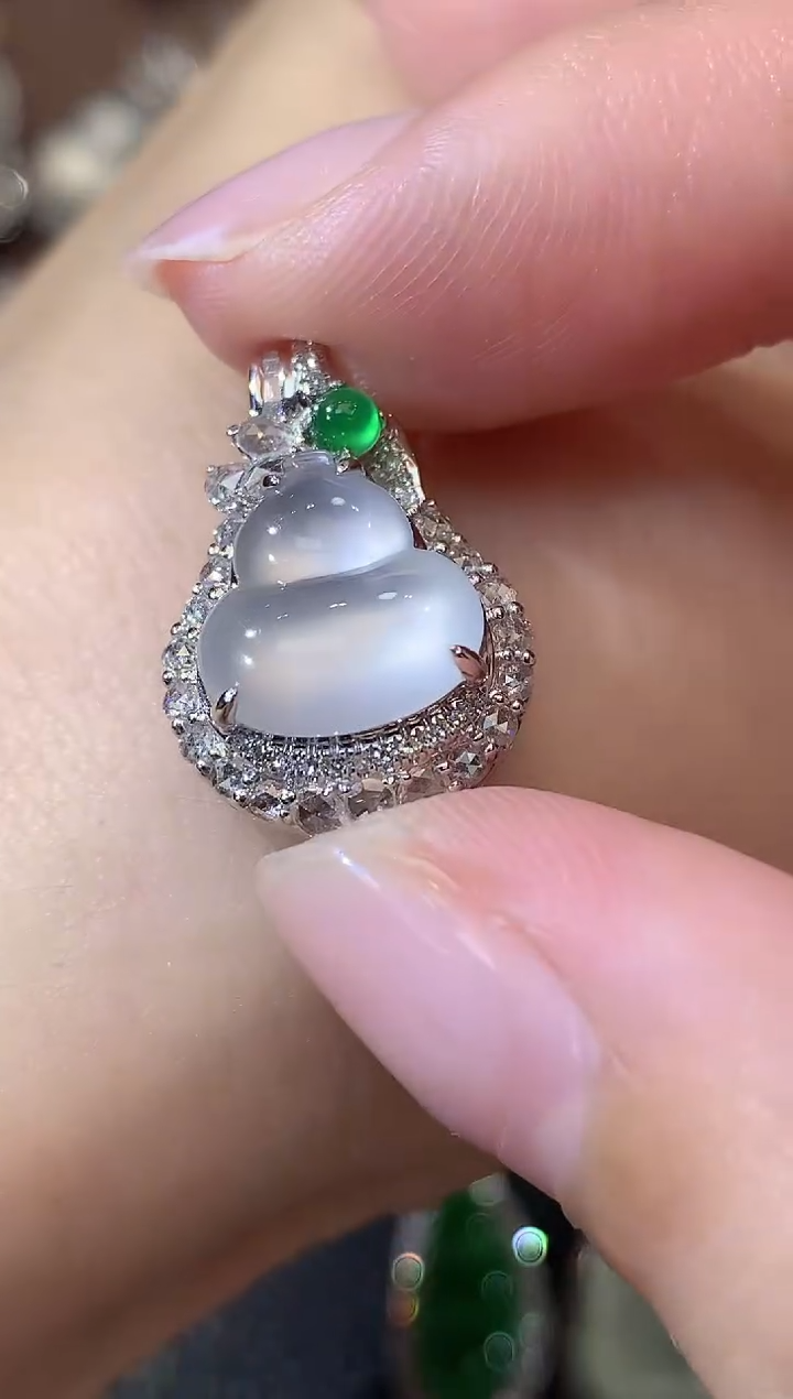 吊坠(不含链)18K金镶嵌翡翠C33