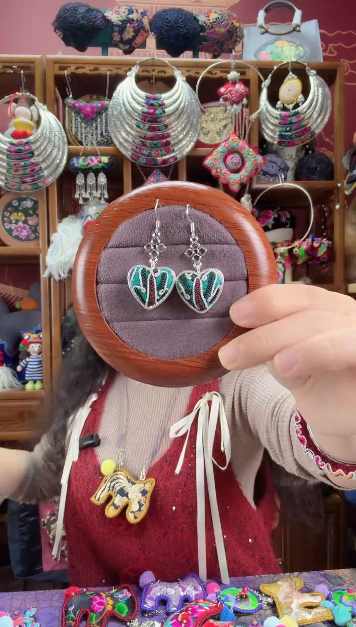 刺绣耳环24甜甜家