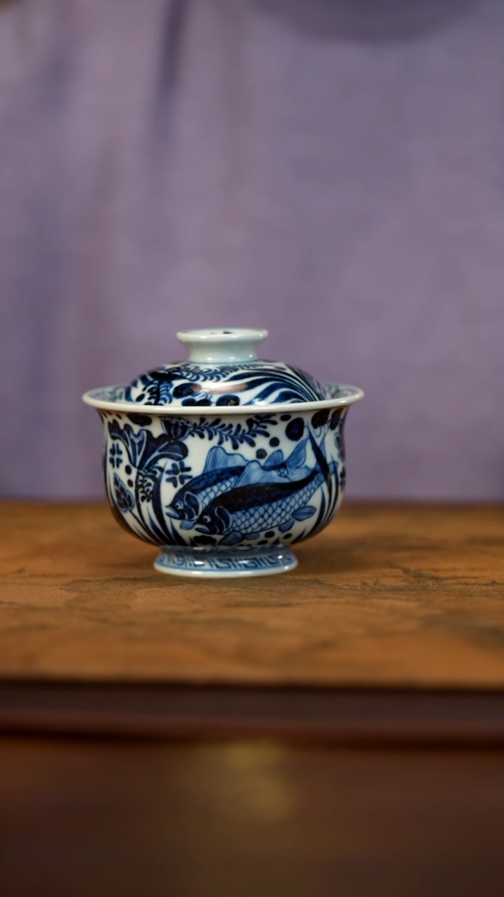 【闪购商品】青花鱼藻纹布袋盖碗