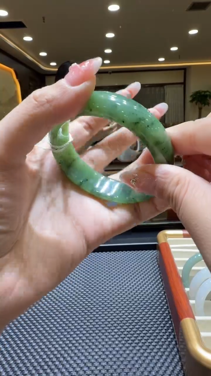 颈饰未镶嵌和田玉手镯58