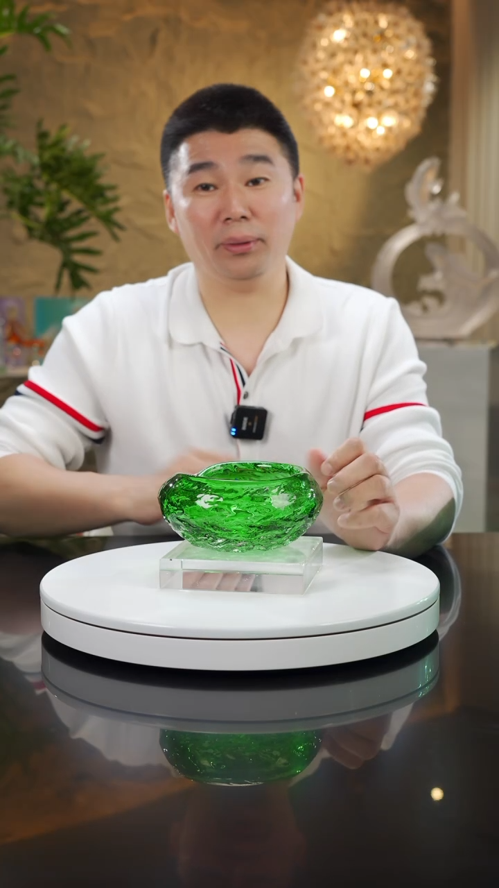 瓷片福利绿色压口烟灰缸