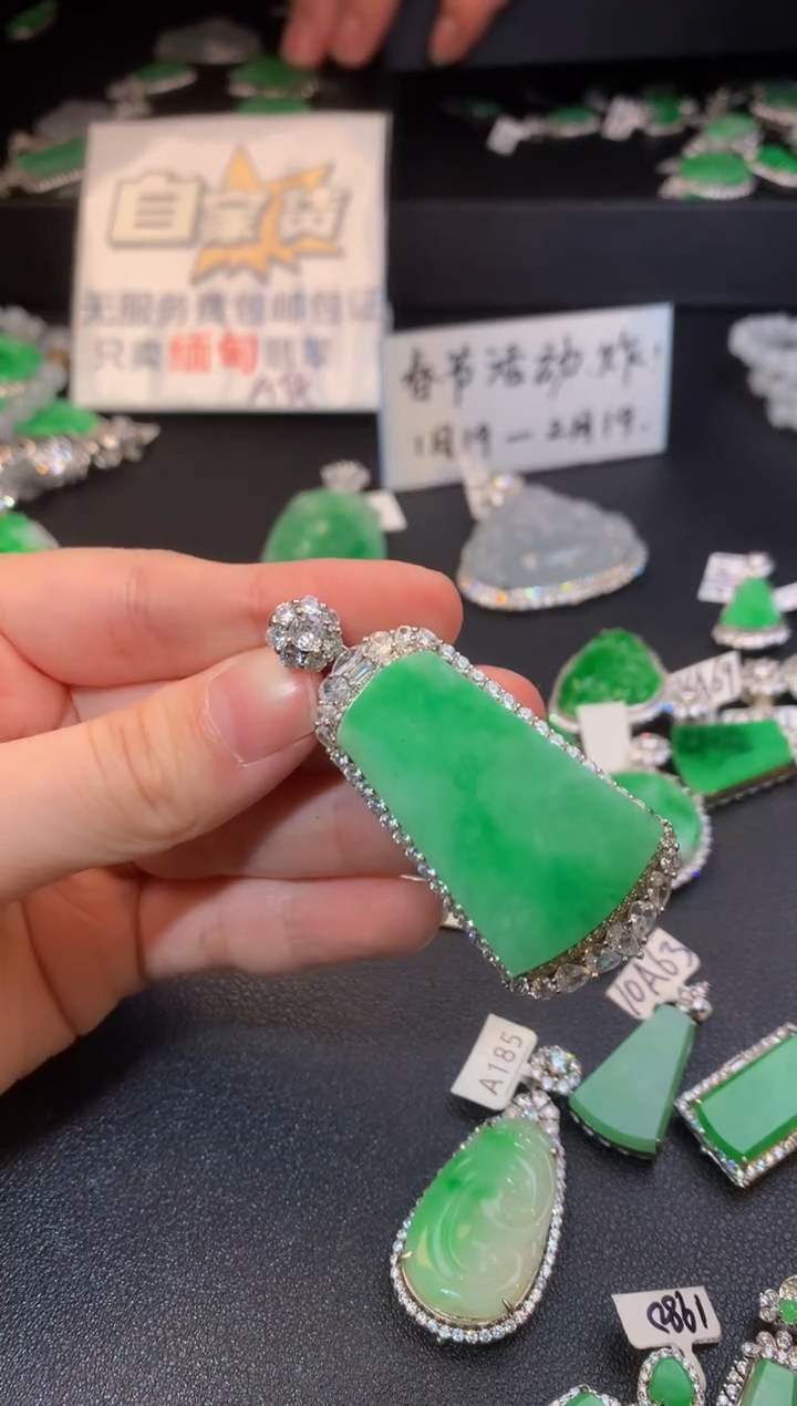 【闪购商品】翡翠颈饰银S925镶嵌翡翠