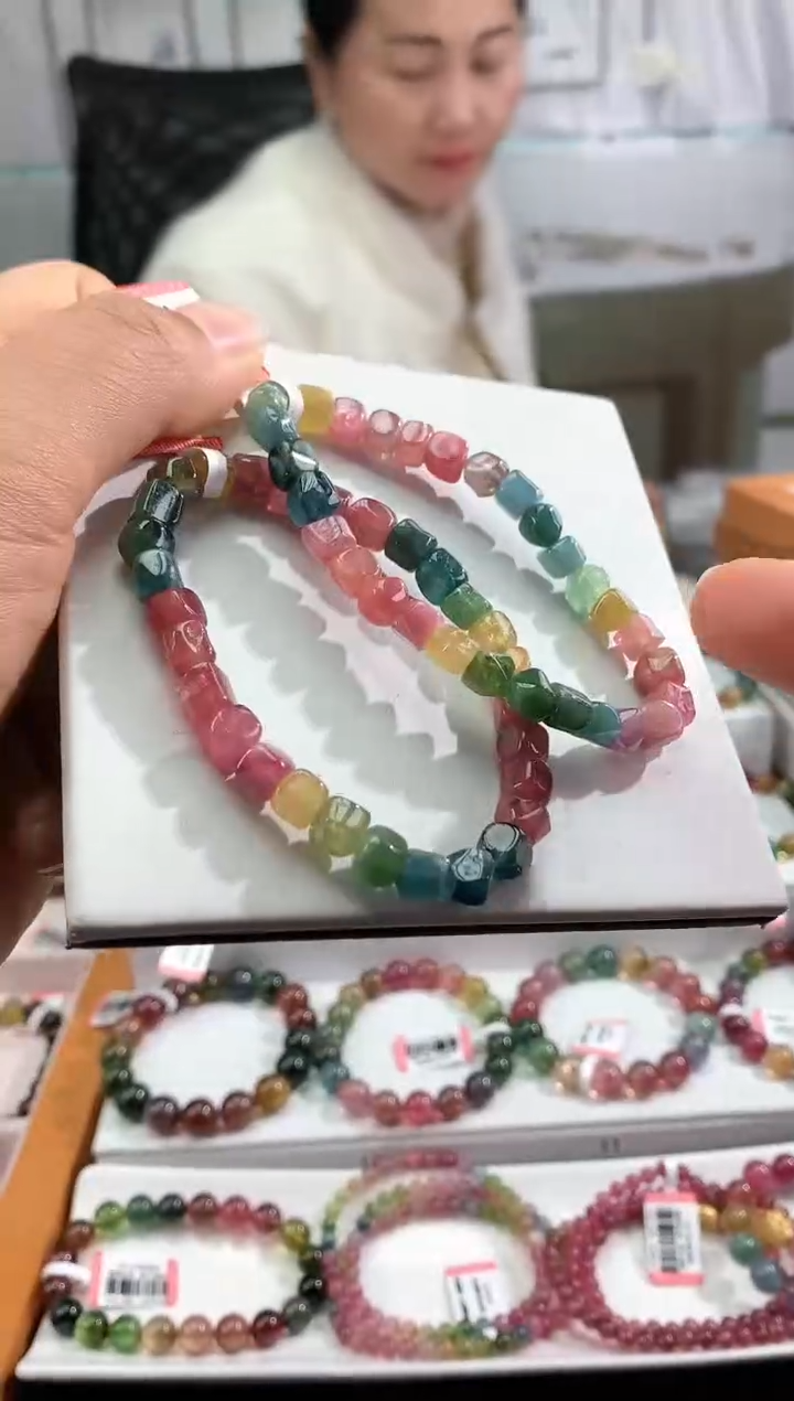 【闪购商品】碧玺手串未镶嵌多样性发一条