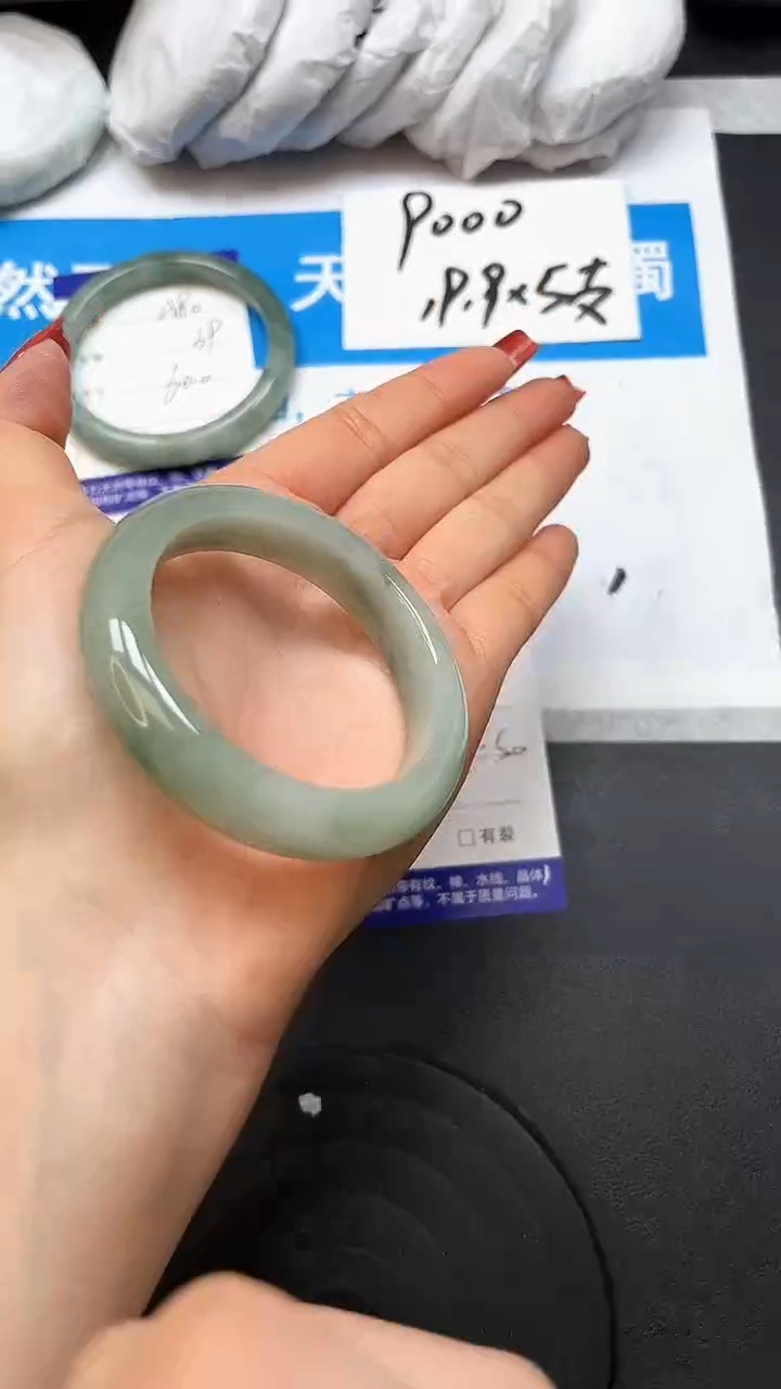 【闪购商品】石英质玉手镯合金81