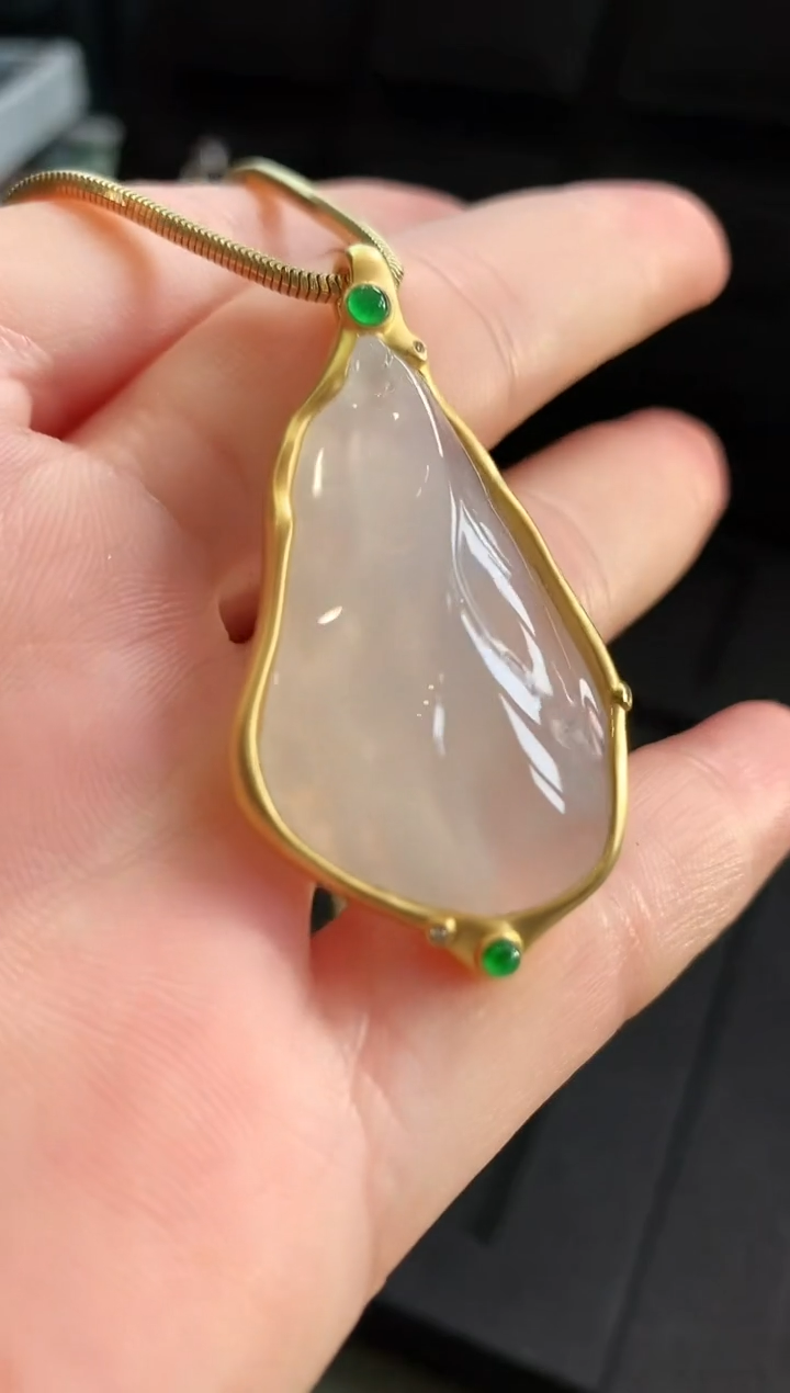 【闪购商品】翡翠吊坠(不含链)18K金镶嵌吊坠