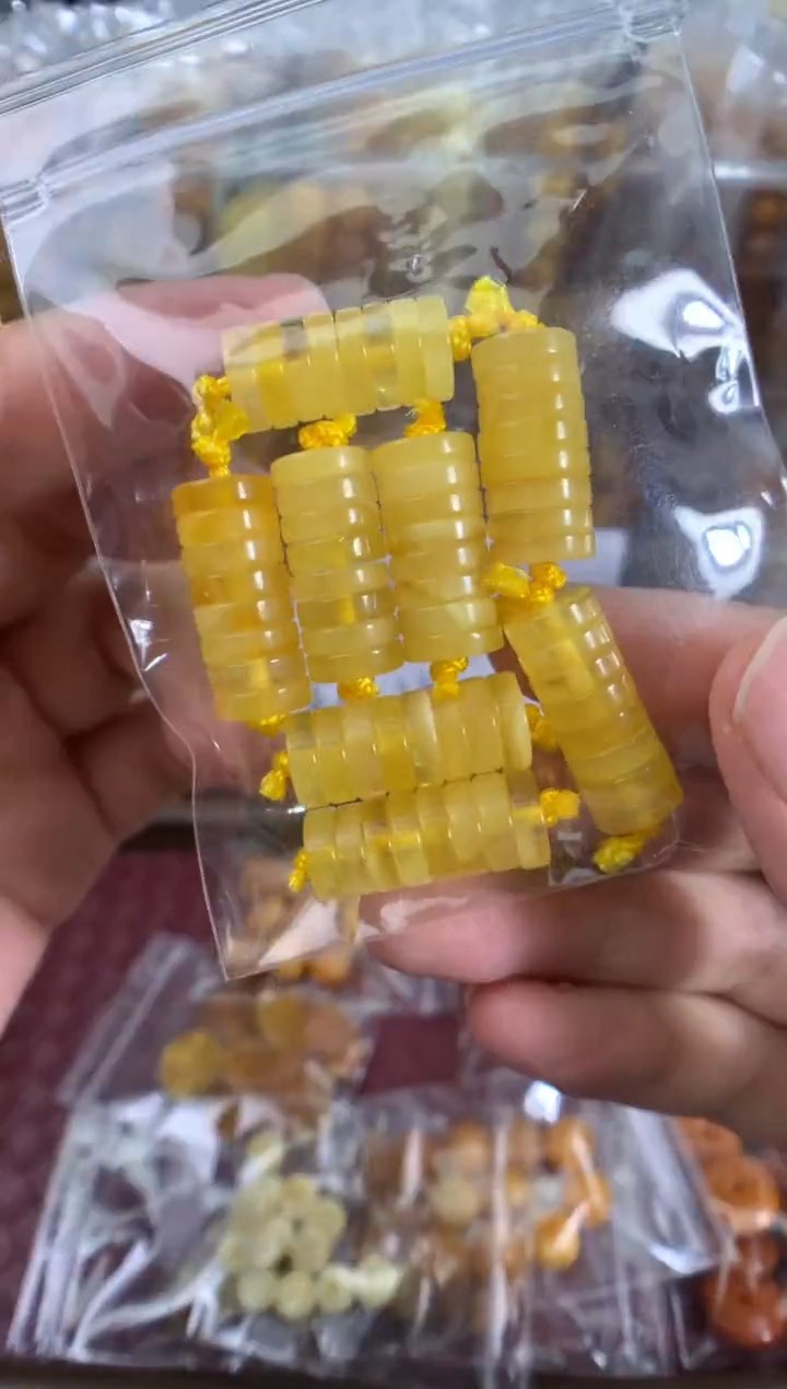 蜜蜡未镶嵌珠宝奇石多样性发一件