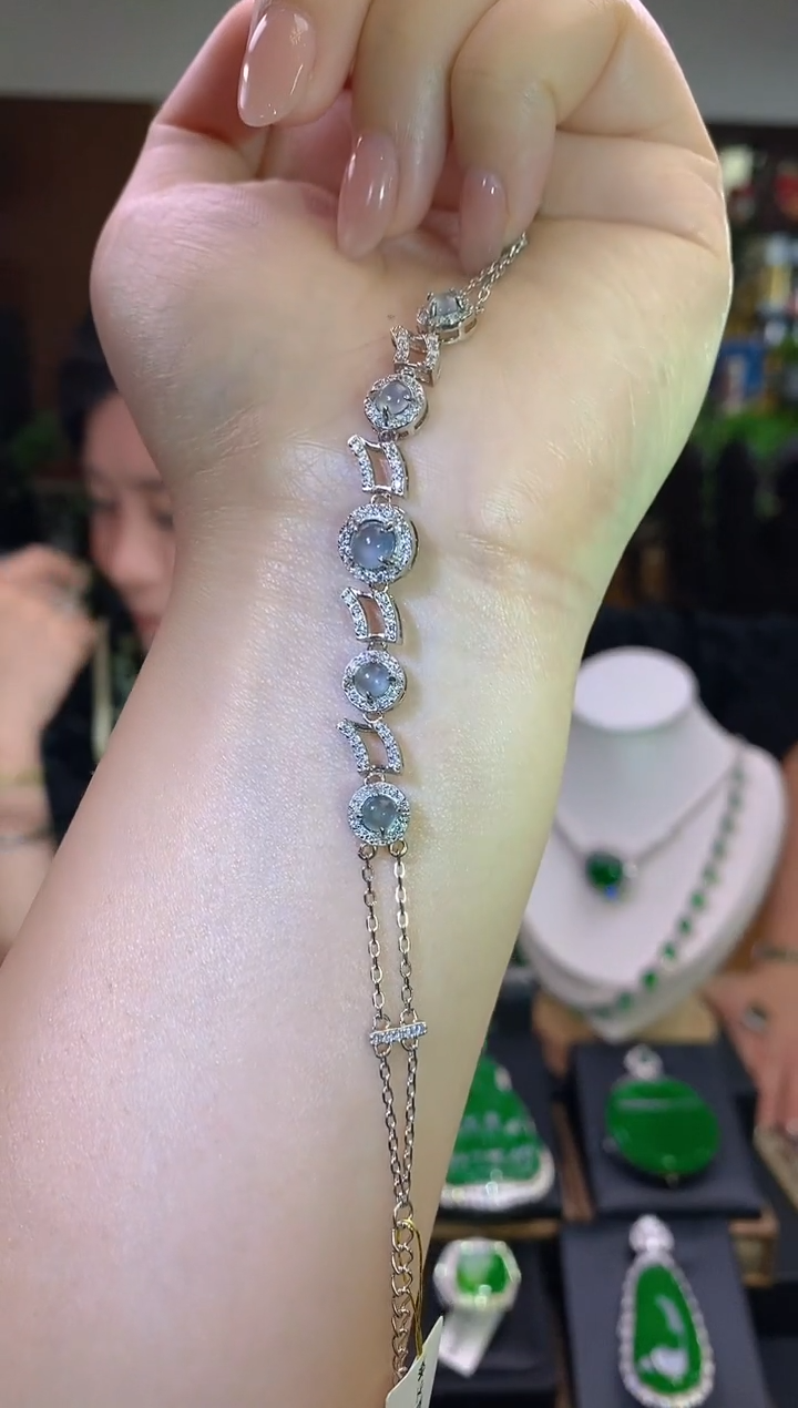 【闪购商品】翡翠手链未镶嵌多样性发其一