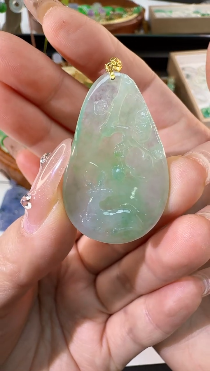【闪购商品】翡翠颈饰18K金镶嵌缅甸A货翡翠吊坠