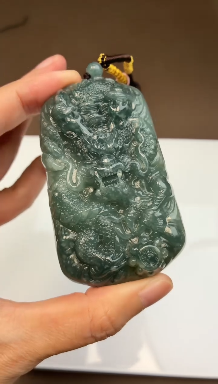 颈饰未镶嵌翡翠牌子