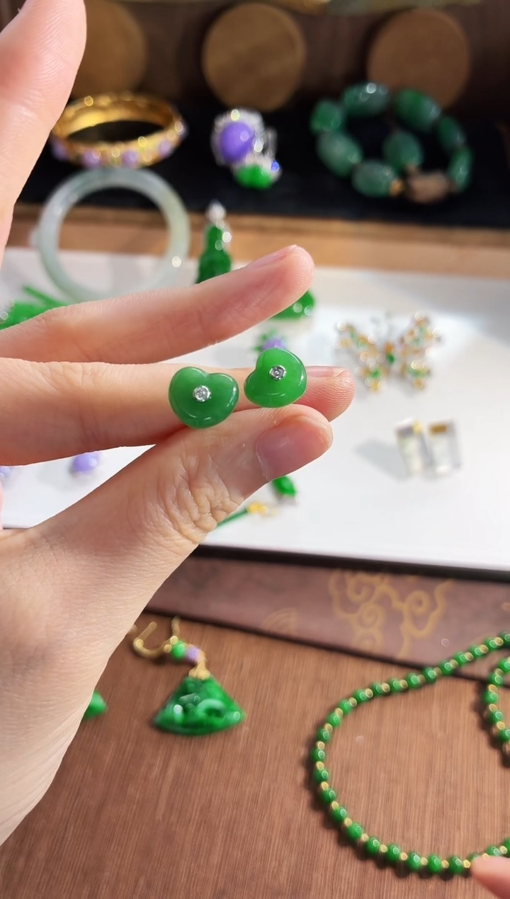 翡翠18K金镶嵌耳饰耳饰