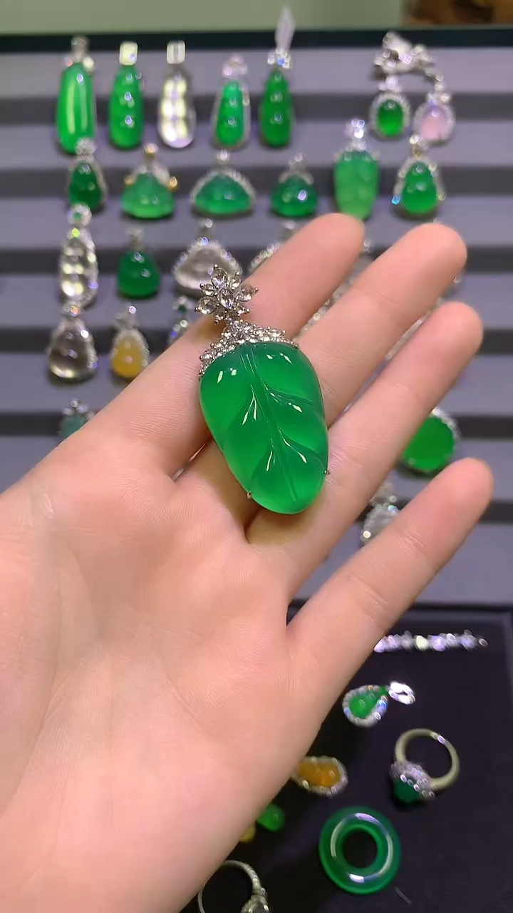 银S925镶嵌颈饰玛瑙/玉髓1