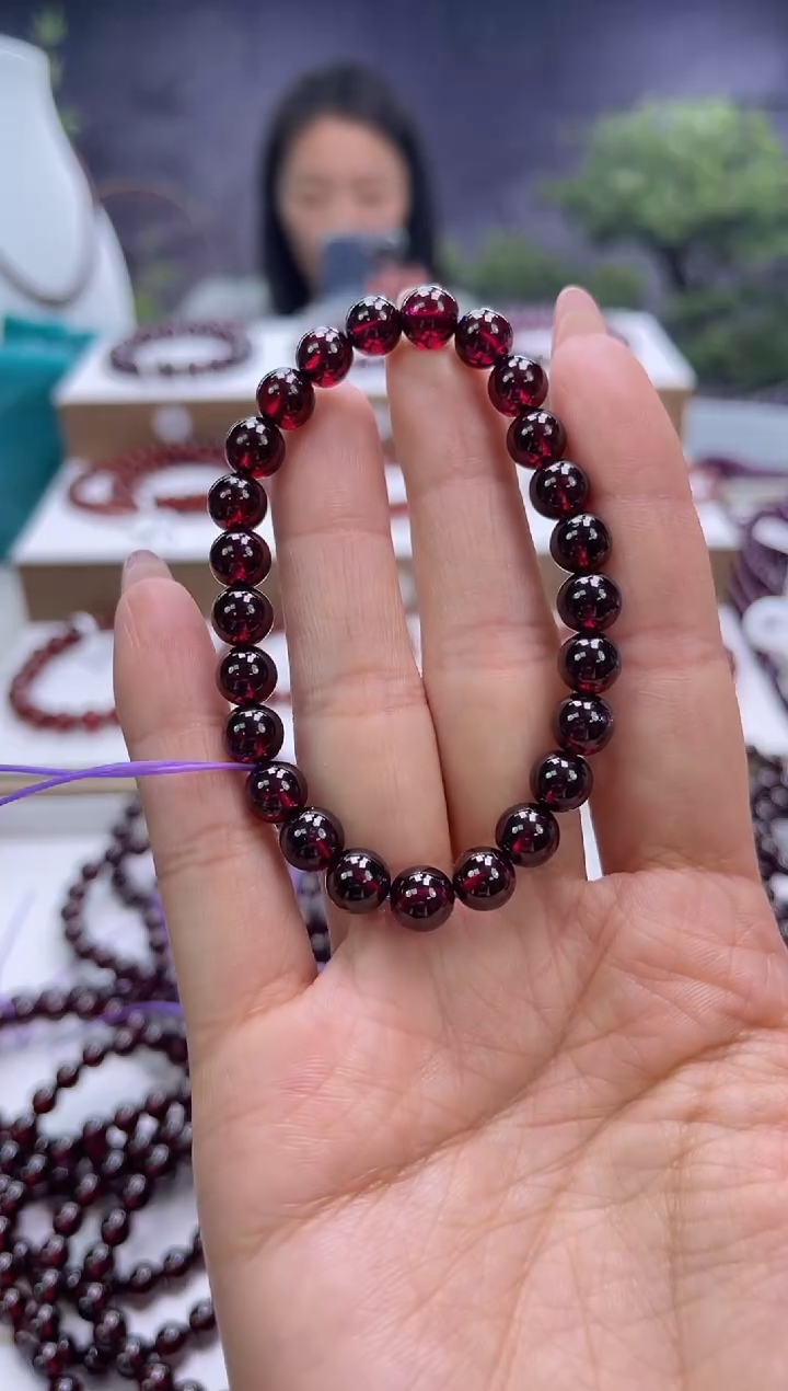 【闪购商品】石榴石手串未镶嵌紫牙乌石榴石7mm+，多样式发一