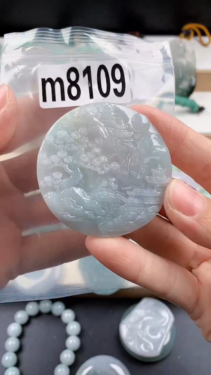 颈饰未镶嵌翡翠天然翡翠吊坠挂件