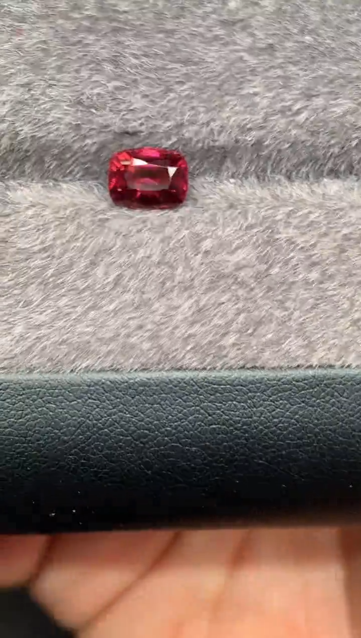 【闪购商品】定制尖晶石裸石未镶嵌枕型 蔷薇色调尖晶石 1.63ct