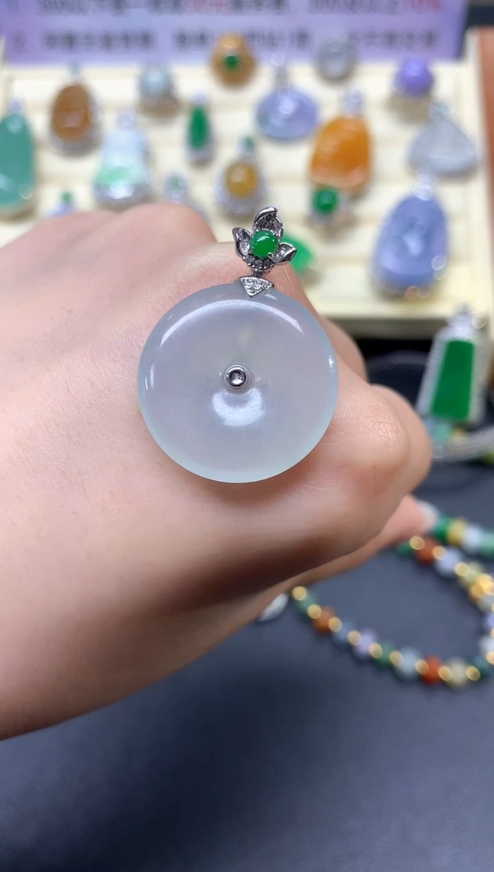 【闪购商品】翡翠吊坠(不含链)18K金镶嵌吊坠|1500+150