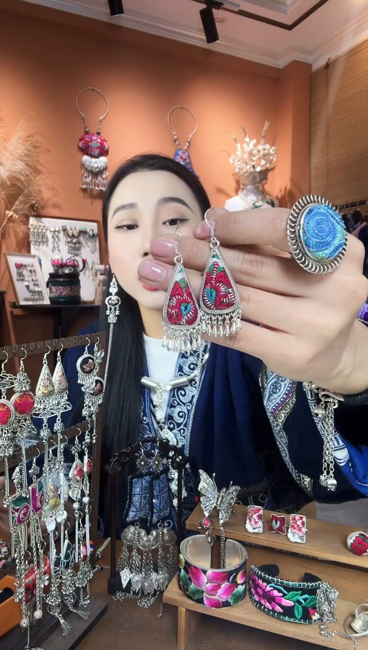 【闪购商品】刺绣纯手工民族风耳环