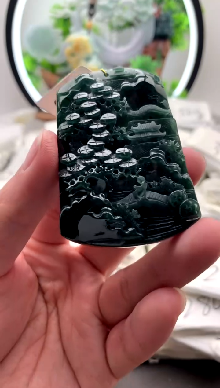【闪购商品】翡翠颈饰未镶嵌山水牌