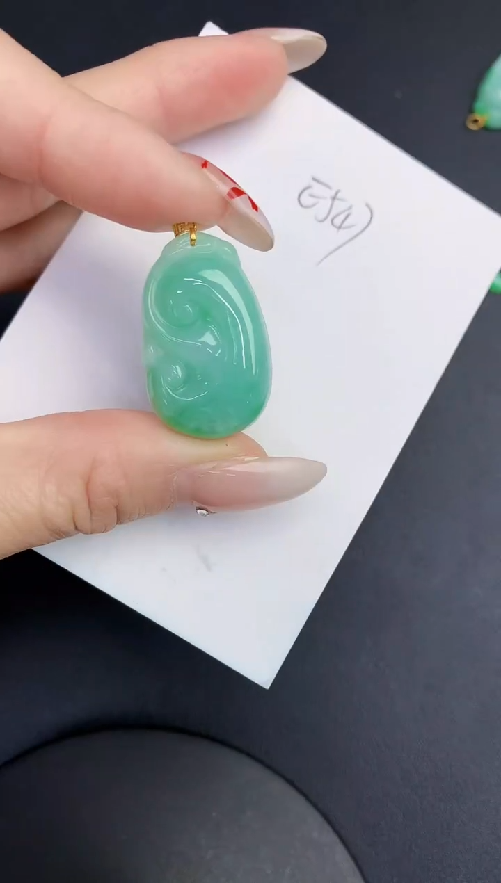【闪购商品】翡翠颈饰18K金镶嵌00000000000
