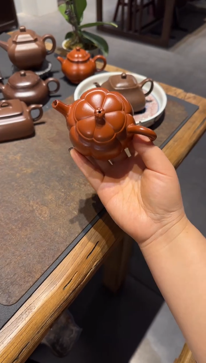 【闪购商品】紫砂茶壶繁花 朱泥