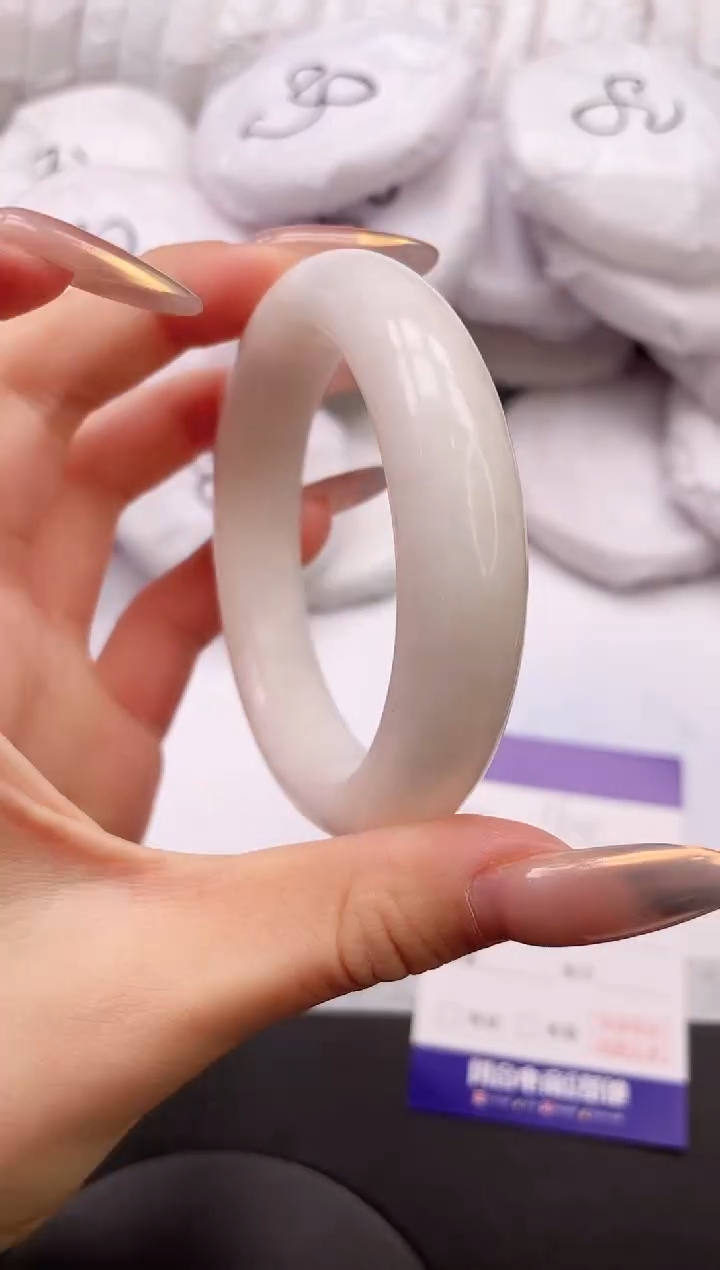 【闪购商品】和田玉手镯未镶嵌8K164-56