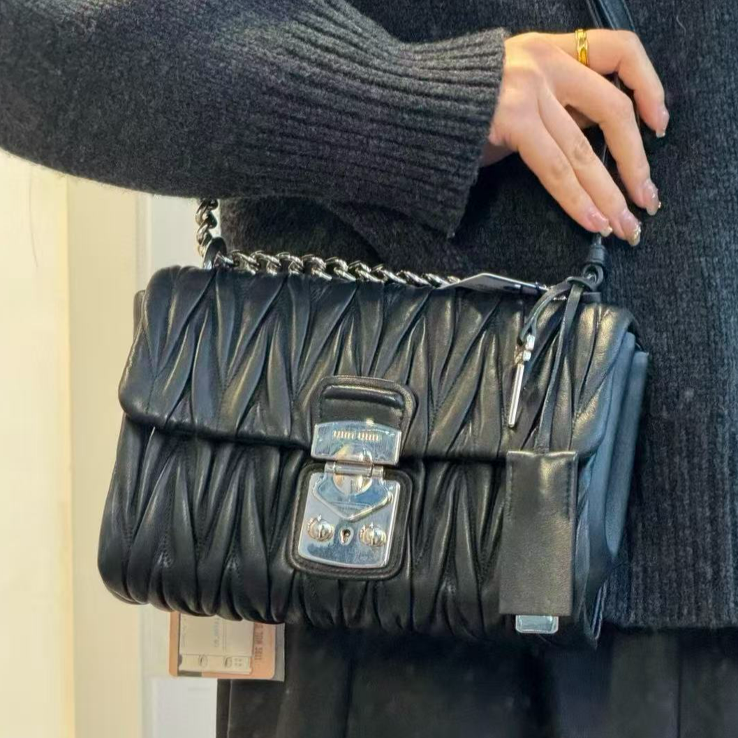 95新 MIU MIU/缪缪 牛皮小号手提斜挎包 【静文】BGB200560116