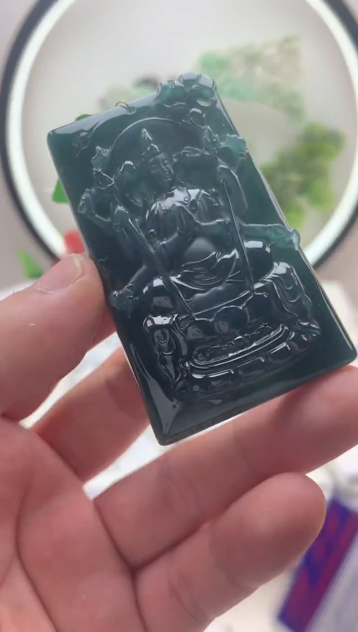 颈饰未镶嵌翡翠千手观音