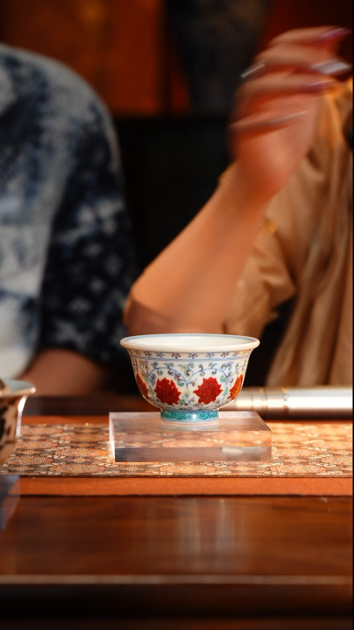 M屹朴青花釉里红斗彩永乐缠枝莲大压手杯