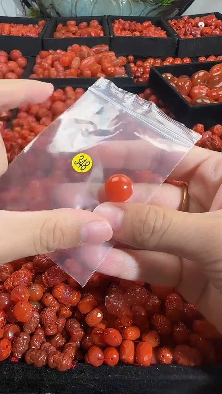 颈饰未镶嵌南红玛瑙1