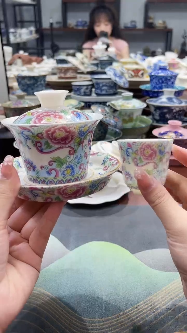 掐银牡丹珐琅彩盖碗+1杯