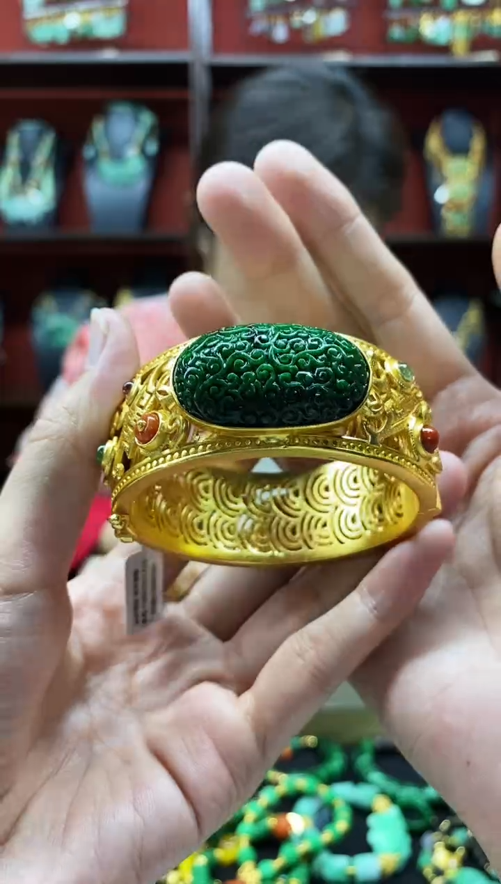 颈饰未镶嵌翡翠翡翠手牌