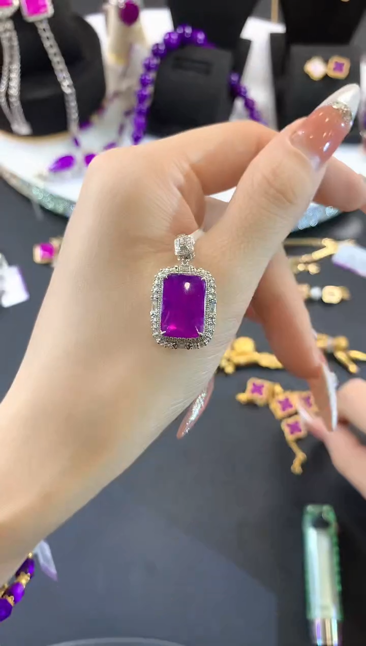 【闪购商品】苏纪石（舒俱来）.18K金镶嵌舒俱来吊坠