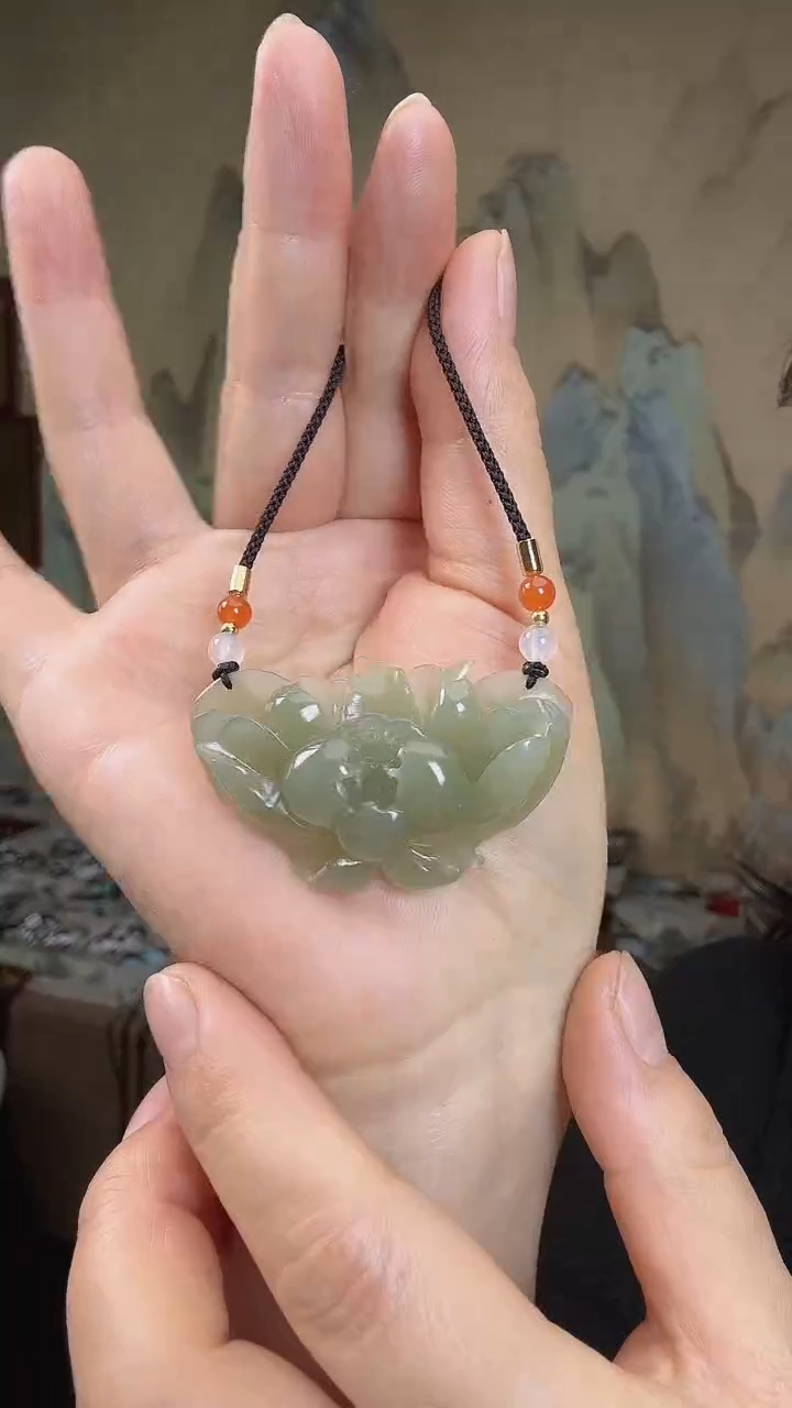 颈饰未镶嵌和田玉.