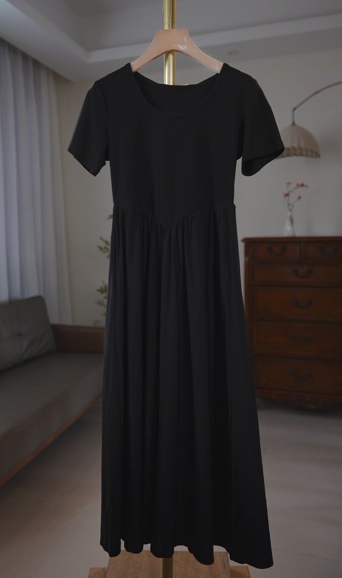 A1-1-2-24068 黑色方领连衣裙-冯丽丽