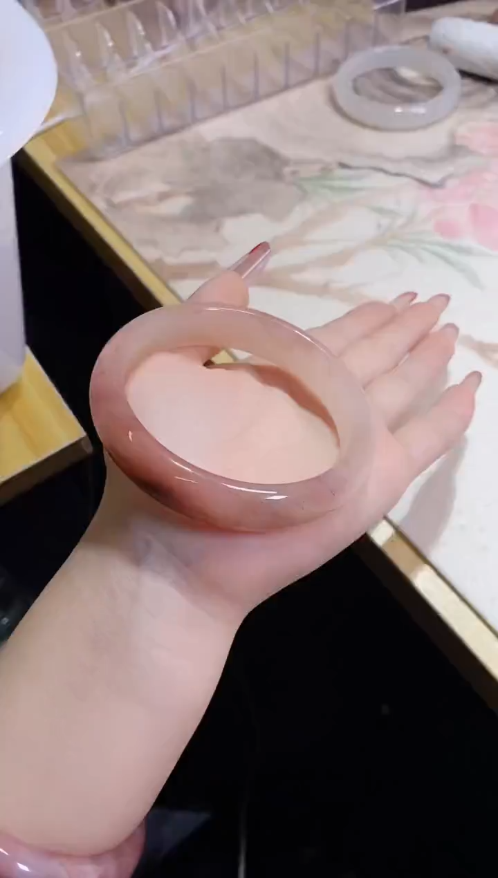 【闪购商品】石英质玉手镯未镶嵌448/64.7