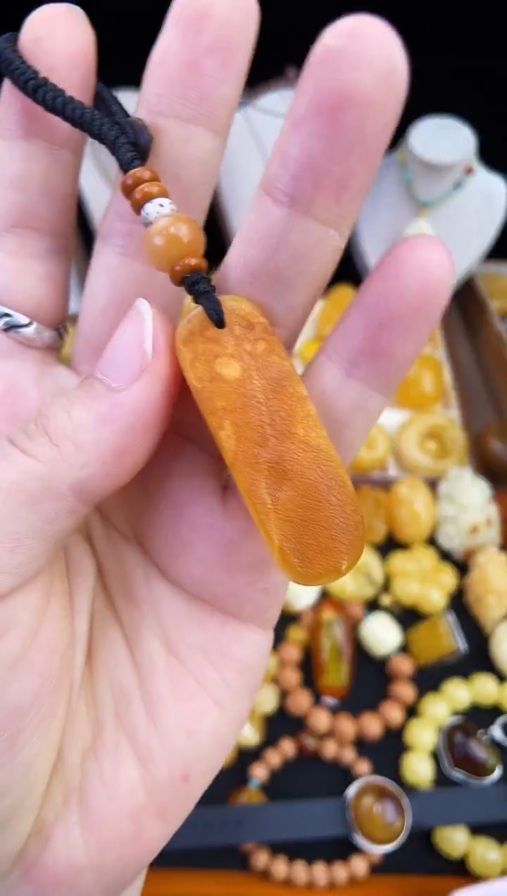 琥珀未镶嵌珠宝奇石柒月