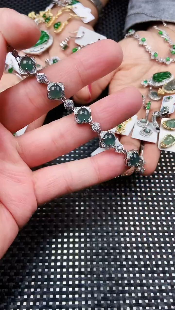 【闪购商品】翡翠手链未镶嵌111111111