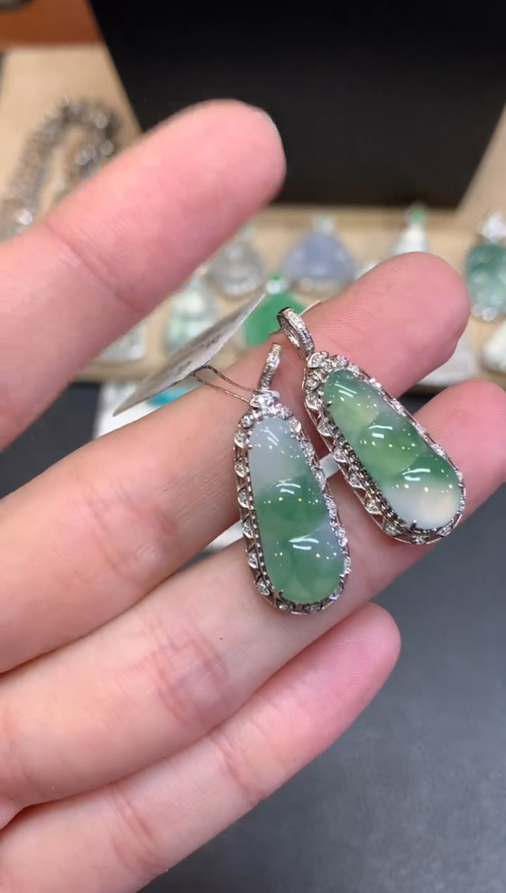 【闪购商品】翡翠颈饰18K金镶嵌福豆【无服务费】【多样性发其一】