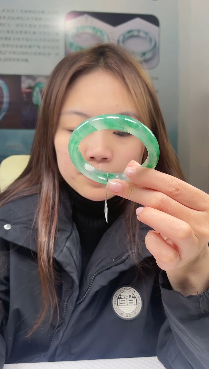 【闪购商品】石英质玉手镯未镶嵌非洲翠手镯多样性发货