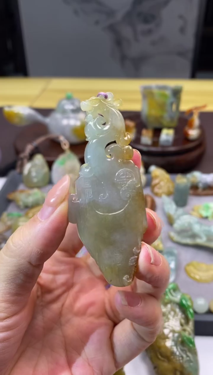 翡翠挂件未镶嵌翡翠黄翡凤牌