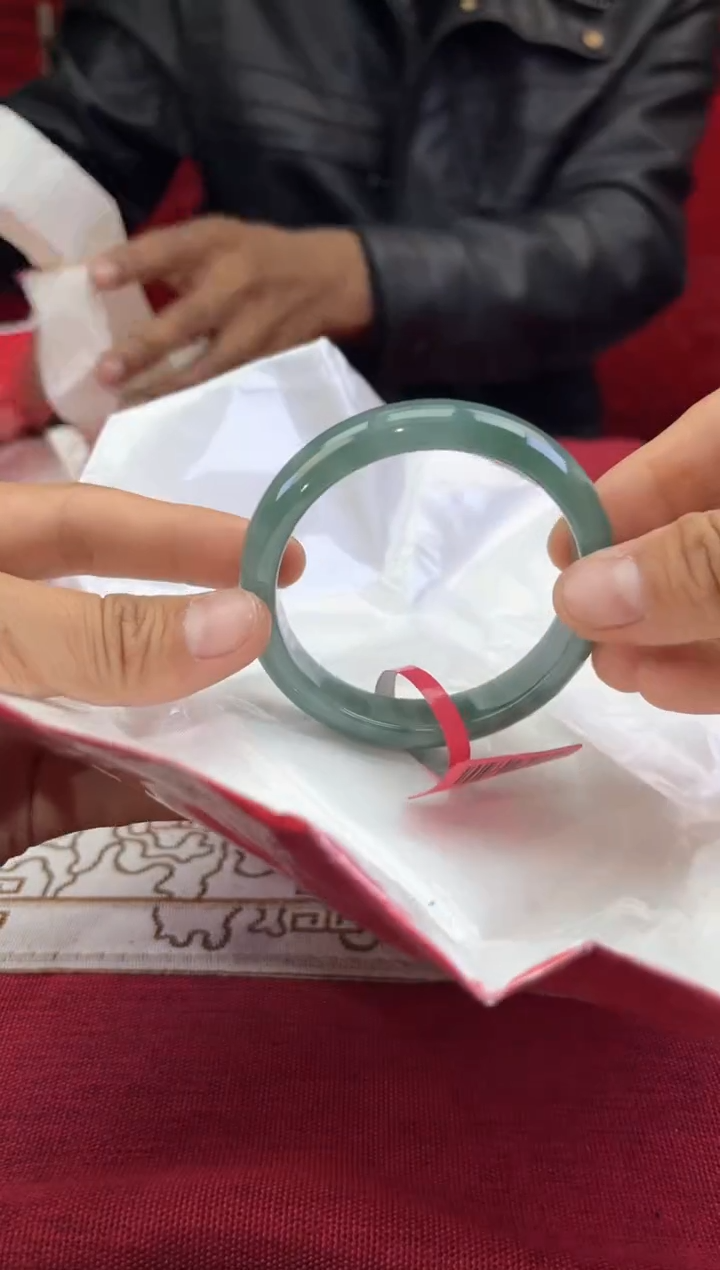 【闪购商品】翡翠手镯未镶嵌翡翠手镯