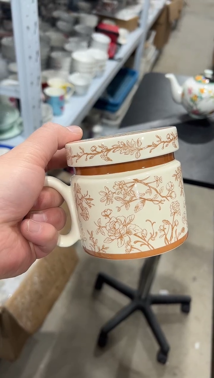 杯子骨瓷玉*瞳（原盒）釉下彩盖杯一个